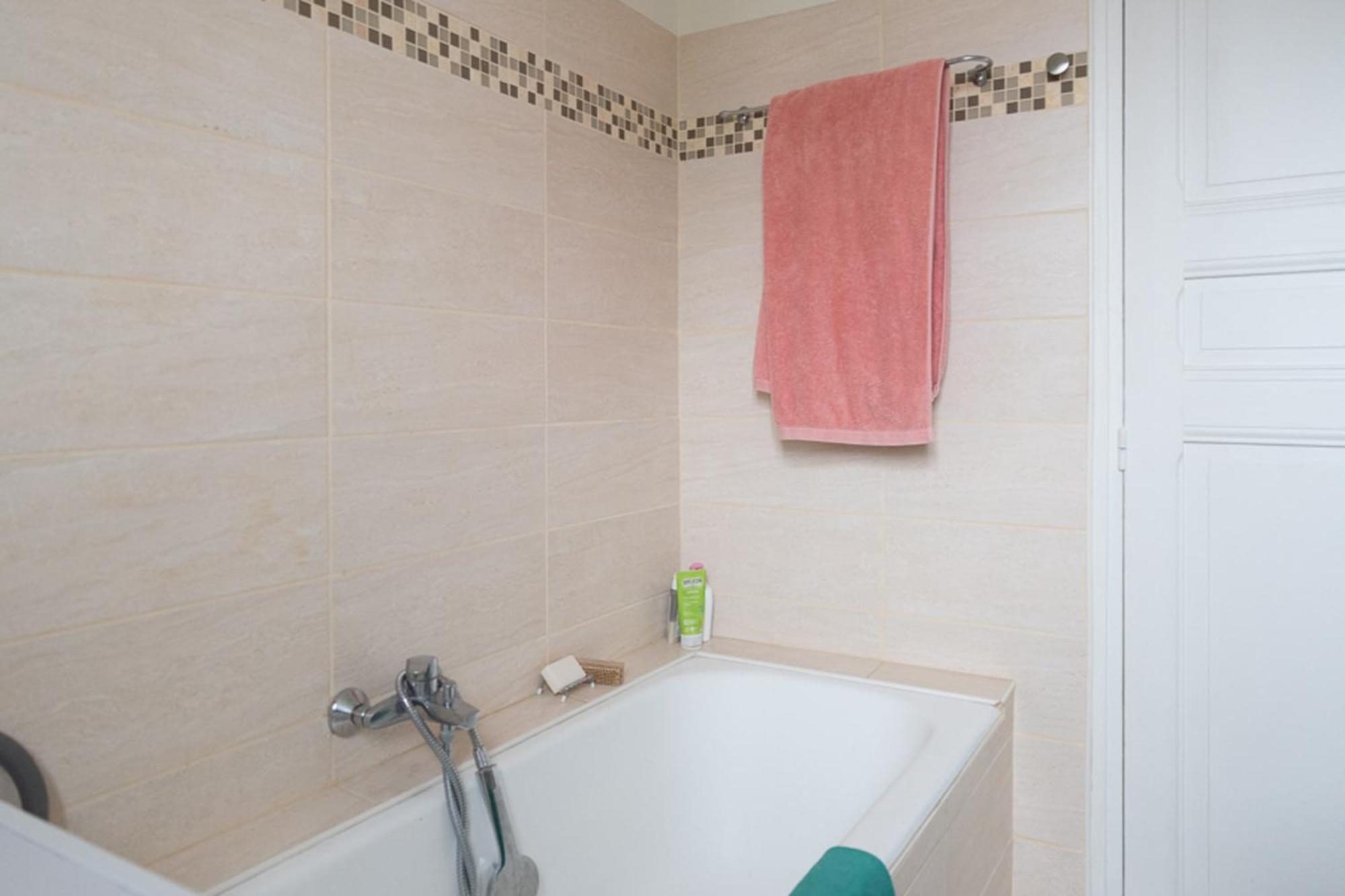 Beautiful - Near Park Apartment